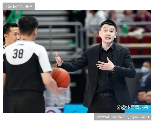 杨鸣称质疑声不断 球队全员士气高昂,杨鸣球队队员